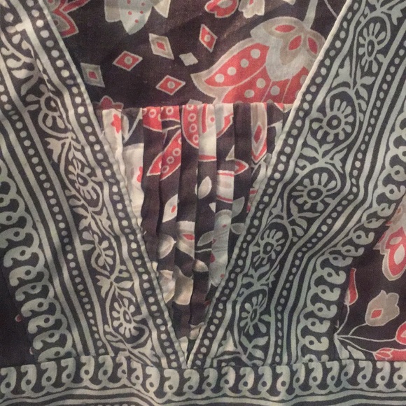 5/$25 SALE 🌟 Ann Taylor Loft Floral top - Picture 2 of 5